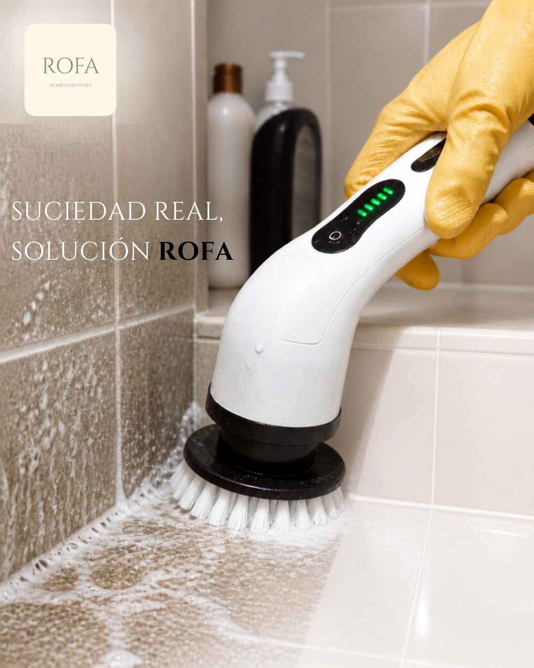 Cepillo eléctrico ROFA CleanBrush™ limpiando las juntas del baño